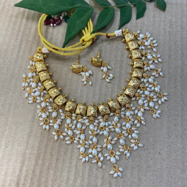 Stunner gold plated antique necklace set