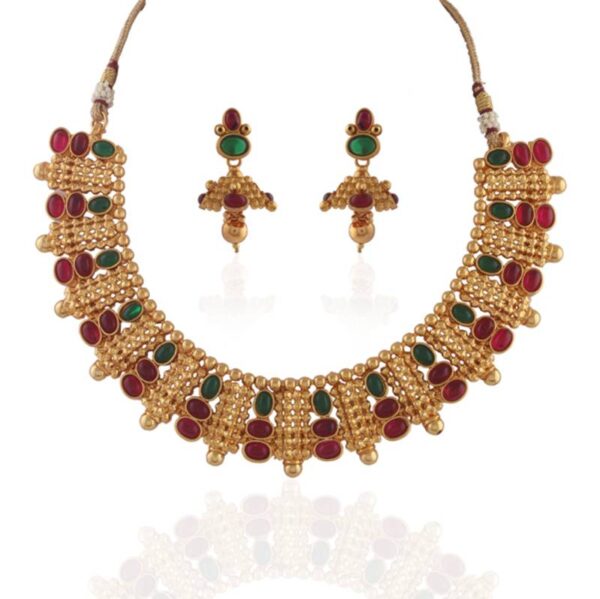 Ominous Kemp Necklace Set