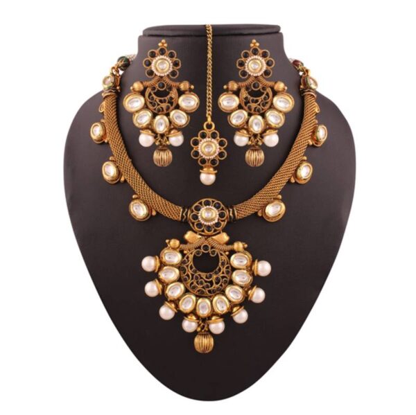 Aura Gold Plated Antique Kundan Necklace Set